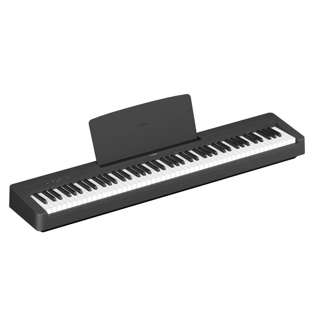 Yamaha P-45: Piano Digital Ligero y Portátil para Músicos Principiantes